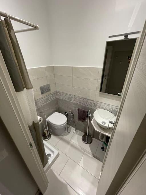 Apartament Near Metro Piazza Bengasi Turyn Zewnętrze zdjęcie